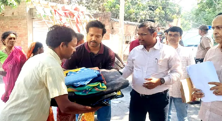 ধুলিয়ানে ফিরছেন ঘরছাড়ারা  ক্ষতিগ্রস্তদের তালিকা তৈরি করছে প্রশাসন