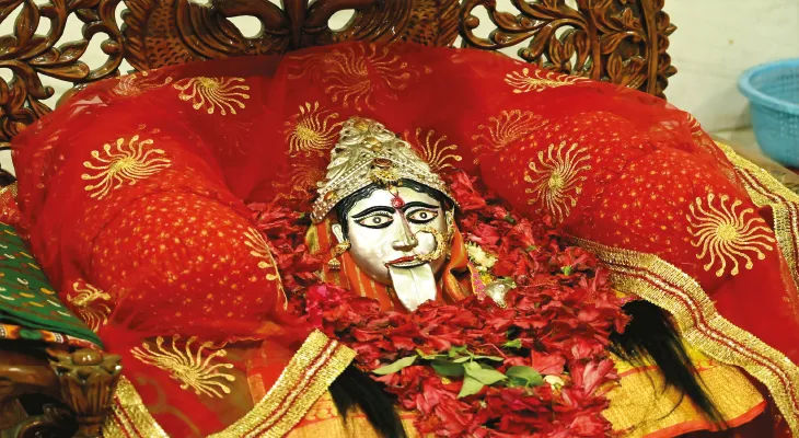 এবার লকারেই পড়ে রইল বুড়া কালীমাতার সোনার মুখমণ্ডল