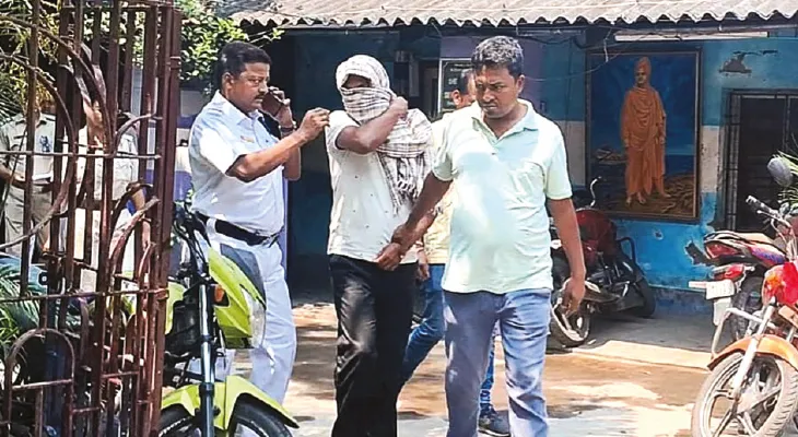 দেনার দায়ে চা বিক্রেতাকে অপহরণ! পুলিসই গ্রেপ্তার