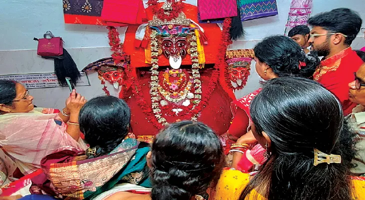 জহুরাকালীর নতুন বিগ্রহ প্রতিষ্ঠার মধ্যে দিয়ে শুরু ঐতিহ্যবাহী মেলা