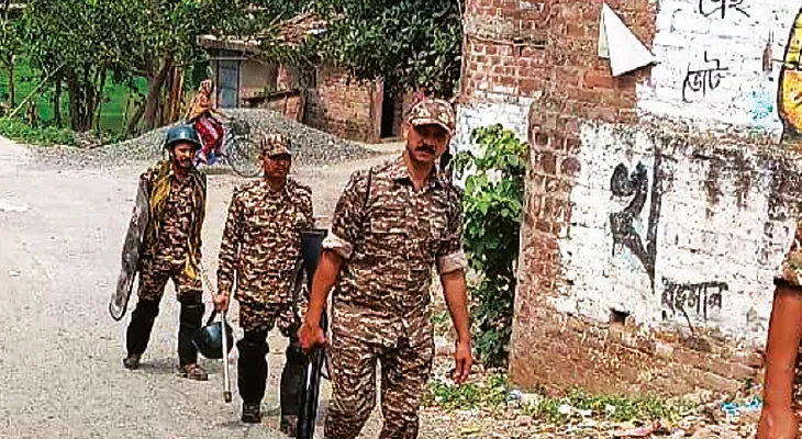 বোরখা পরে অনুপ্রবেশ মুর্শিদাবাদে, হাঙ্গামার ‘ফ্রন্টলাইনে’ ওপারের জেলভাঙা জঙ্গিরা!