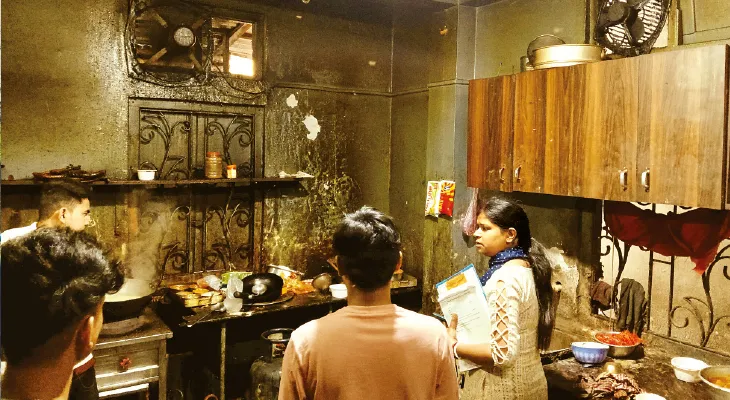 ফুড লাইসেন্স ছাড়াই চলছে হোটেল, কোচবিহারে অভিযান খাদ্যদপ্তরের
