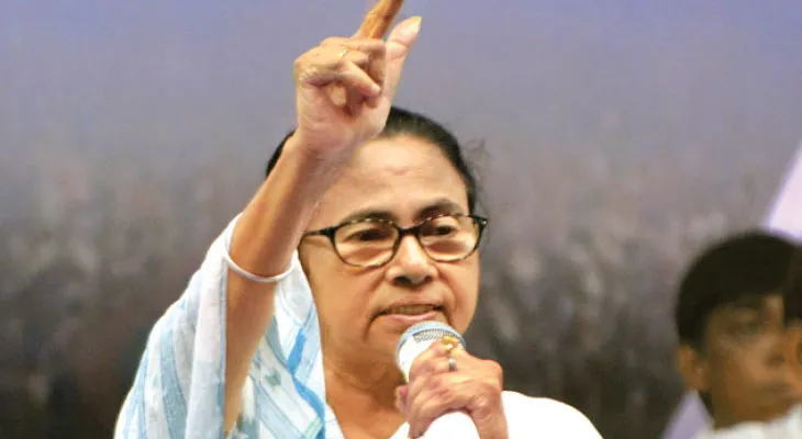 প্লাবন পরিস্থিতি খতিয়ে দেখতে ঘাটালে পৌঁছলেন মুখ্যমন্ত্রী মমতা বন্দ্যোপাধ্যায়