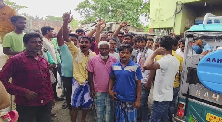 কাজের মান নিয়ে প্রশ্ন, বিক্ষোভ সাহাবাজপুরের বাসিন্দাদের