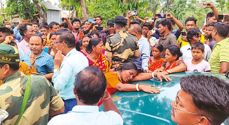 বাংলাদেশ থেকে এখনও ফেরানো গেল না শীতলকুচির সেই চাষিকে