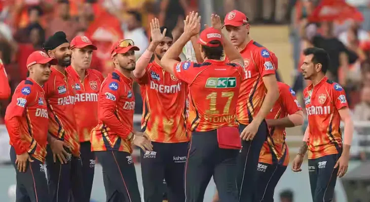 আইপিএল: ৬১ রানে আউট পাদিক্কাল, আরসিবি ১০৯/২ (১২.৩ ওভার), টার্গেট ১৫৮