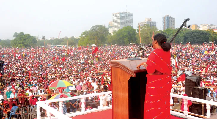 বন্যার ভাষণে মাতল ব্রিগেড