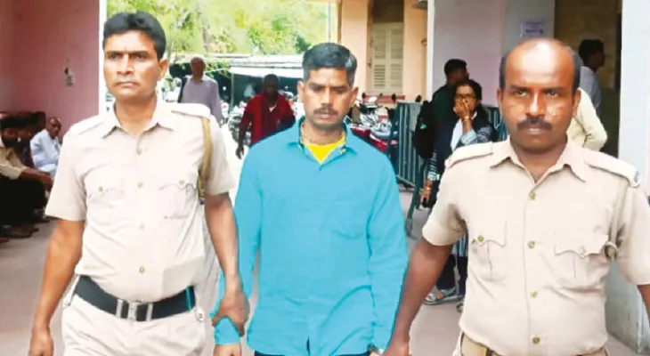 ৮ বছরের ছেলের সামনে স্ত্রীকে খুন, ফাঁসির সাজা