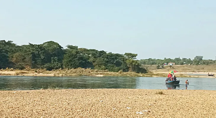 ডিজিটাল যুগেও বিদ্যুৎহীন গাঙটিকুলি দ্বীপ