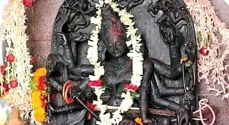 জলের নীচে থাকেন দেবী যোগাদ্যা