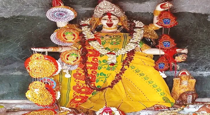 আঁটপুরে সিদ্ধেশ্বরী দেবীর পুজো ঘিরে শেষ পর্যায়ের প্রস্তুতি, ব্যস্ত গ্রামবাসীরা
