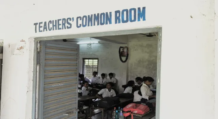 টিআইসিকে বলেও মেলেনি ফ্যান, কমনরুমে পড়ুয়াদের এনে ক্লাস নিলেন শিক্ষকরা