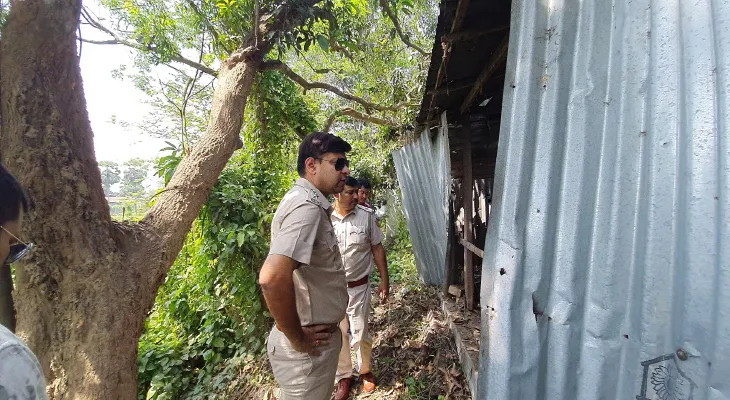 পরিত্যক্ত বাড়িতে বিস্ফোরণ, নমুনা সংগ্রহ বম্ব স্কোয়াডের