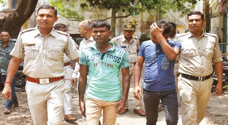 মাদক পাচারের দায়ে দু’জনকে ১২ বছরের সাজা কৃষ্ণনগর আদালতের