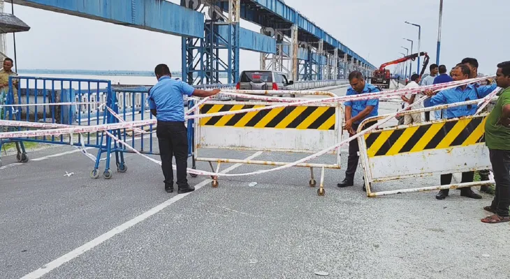 রাস্তা সংস্কারের কাজ শুরু, বন্ধ হল গজলডোবার ব্যারেজ সেতু
