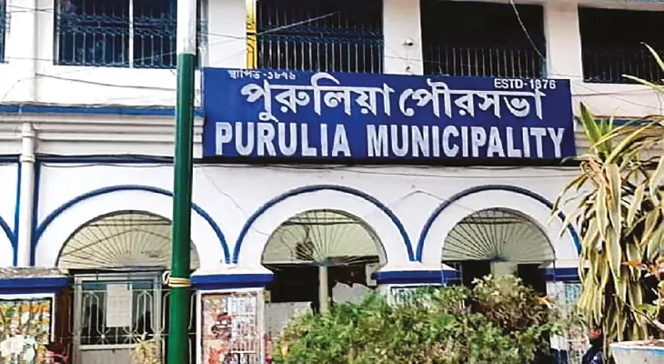 মাইনে পেলেন সাফাই কর্মীরা  অন্যান্য অস্থায়ীদের বেতনে টান