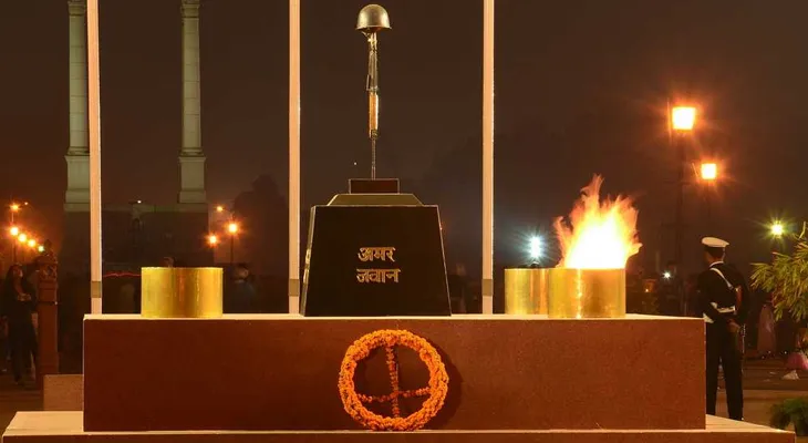 পহেলগাঁওয়ের ঘটনায় জঙ্গিদের শাস্তির দাবি তুললেন শহীদের মা