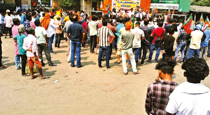 জেলাশাসককে স্মারকলিপি, জোগাড় হয়নি ৫০০ সমর্থকও, দিলীপের শো কার্যত ফ্লপ