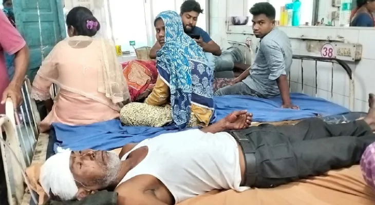 আবর্জনা ফেলা নিয়ে দুই পরিবারের মারপিট, মাথাভাঙার গ্রামে জখম ৫