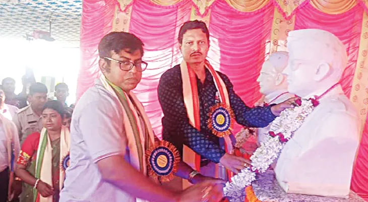 ঘাটালে ইড়পালা কৃষ্ণমোহন ইনস্টিটিউশনে বসল বিদ্যাসাগর ও নেতাজির আবক্ষ মূর্তি