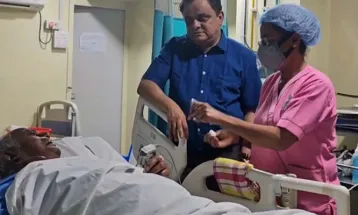 অসুস্থ হয়ে হাসপাতালে ভর্তি তৃণমূল সাংসদ সৌগত রায়, দেখতে গেলেন শিক্ষামন্ত্রী ব্রাত্য বসু