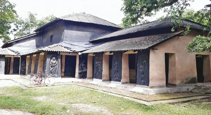 সংস্কার চলছে, এক মাসের মধ্যে পূর্বাবস্থায় ফিরবে কলাভবনের ঐতিহ্যবাহী কালোবাড়ি‌