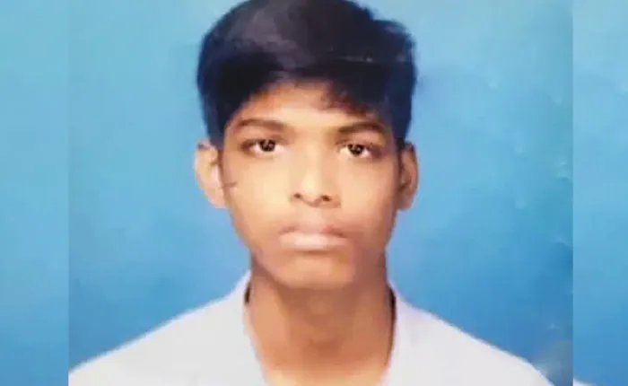 হাড় ভাঙা দুই পায়েরই! খড়দহে রহস্যমৃত্যু মাধ্যমিকে কৃতী ছাত্রের