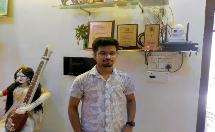 ভয়েস কমান্ডে জ্বলছে লাইট, ঘুরছে পাখা! লাগবে না ইন্টারনেট, চমক দেবাশিসের