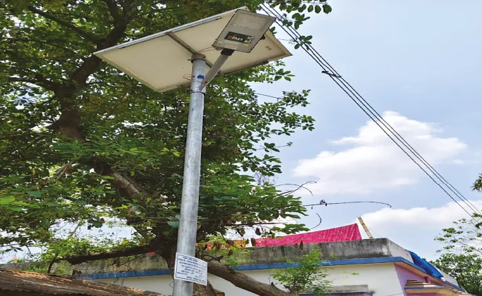 কয়েক লক্ষ ব্যয়ে লাগানো সোলার বাতি বিকল, সন্ধে নামলেই আঁধার