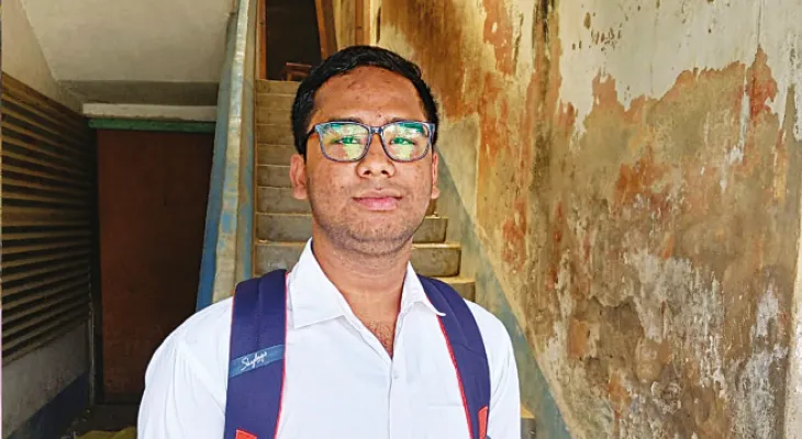 মাধ্যমিকে ৬৫৩, চিকিৎসক হতে চায় নিম্নবিত্ত পরিবারের সন্তান সৌগত