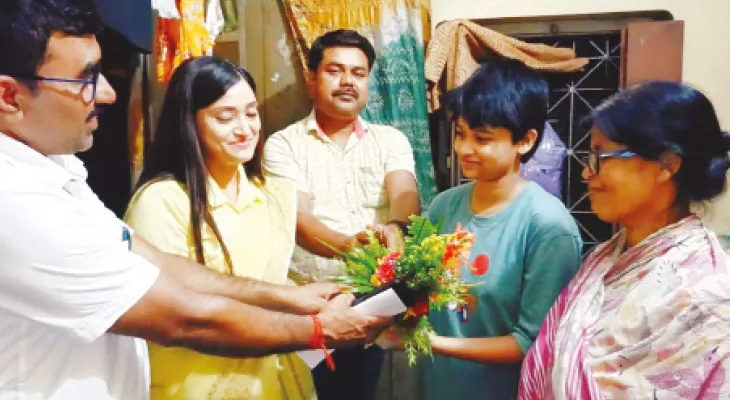 অনটন বাধা নয়, মাধ্যমিকে ৬৫৭ নম্বর  পেয়ে বুঝিয়ে দিল দেবগ্রামের বিশ্বভারতী