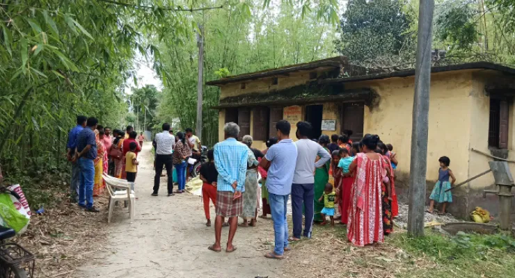 কয়েক মাস অঙ্গনওয়াড়ি কেন্দ্র বন্ধ, ক্ষোভে তালা ভাঙলেন অভিভাবকরা
