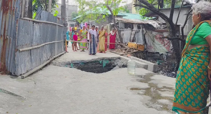 বৃষ্টির জলে কালভার্ট ভাঙায় ঠিকাদারকে তলব