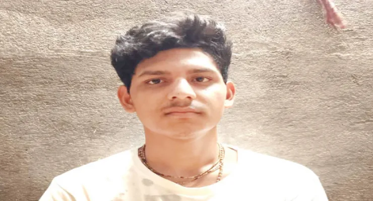 মায়ের লক্ষ্মীর ভাণ্ডারের টাকায় পড়াশোনা করে উচ্চ মাধ্যমিকে ভালো ফল সুদীপের