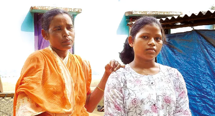 সাঁওতালি মাধ্যমে রাজ্যে প্রথম মিনতি হেমব্রম