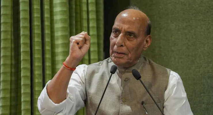 ভারতের সার্বভৌমত্বে আঘাতের চেষ্টা করবে যারা, তারা যেন তৈরি থাকে অপারেশন সিন্দুরের মতো প্রত্যাঘাতের জন্য: রাজনাথ সিং