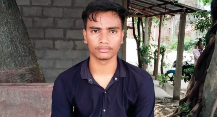 বেড়ার ঘরে কাপড় টাঙিয়ে দু’টি রুম, উচ্চ মাধ্যমিকে ৪৬২ নম্বর জিতের