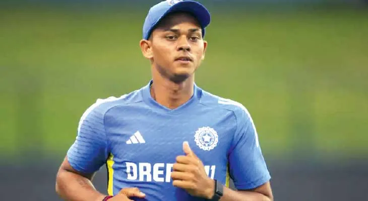 মত বদলে মুম্বইয়ের হয়ে খেলতে চাইছেন যশস্বী