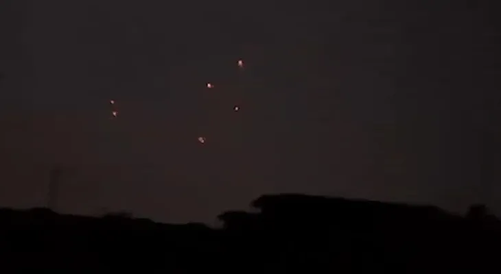 একাধিক বায়ুসেনা ঘাঁটিতে ভারতীয় প্রত্যাঘাতে দিশেহারা পাকিস্তান, জরুরি বৈঠক ডাকলেন শাহবাজ শরিফ
