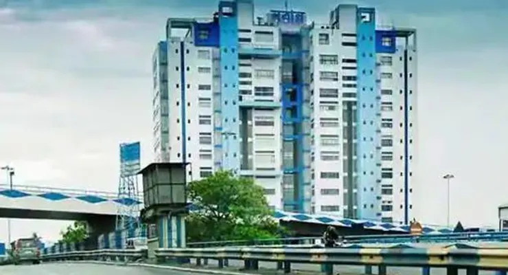 আগামী তিন মাসের প্রয়োজনীয় খাদ্যদ্রব্য জেলায় জেলায় মজুত রাখার সিদ্ধান্ত নিল নবান্ন