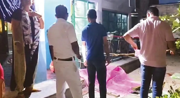 চুঁচুড়ার প্রিয়নগরে স্ত্রীকে নৃশংসভাবে  কুপিয়ে খুন, ধৃত দ্বিতীয় পক্ষের স্বামী
