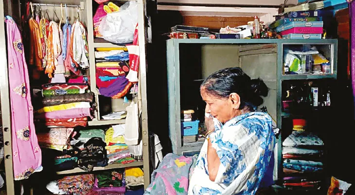 উলুবেড়িয়ায় ফাঁকা বাড়িতে গয়না সহ লক্ষাধিক টাকার চুরি