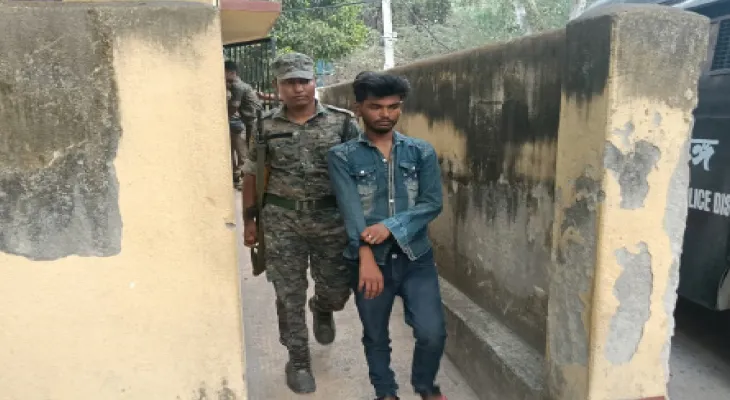 সন্দেহজনকভাবে ঘোরাঘুরি, রাধিকাপুর স্টেশন থেকে গ্রেপ্তার তিন বাংলাদেশি