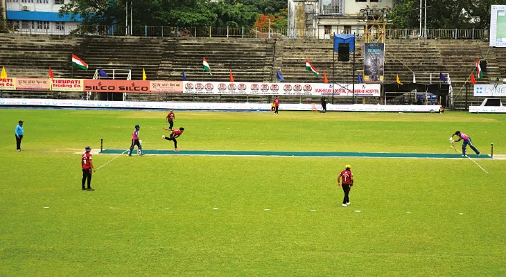 আইপিএলের ধাঁচে শুরু  শিলিগুড়ি চ্যালেঞ্জার্স ট্রফি