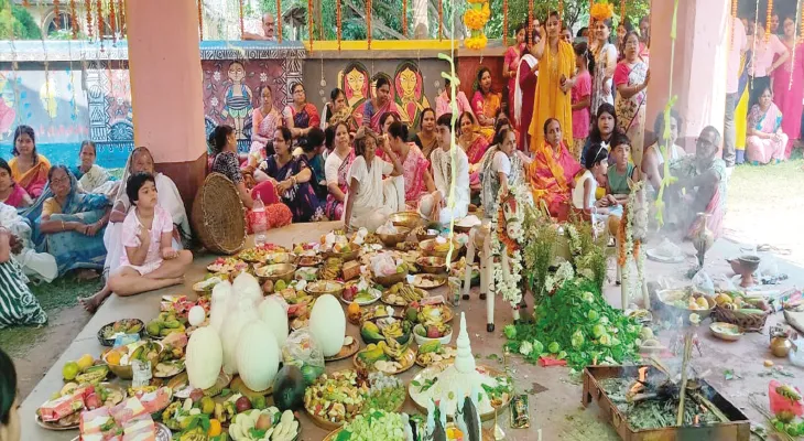 আউশগ্রামের লবণধারে বুদ্ধপূর্ণিমায় ধর্মরাজের গাজনে মেতে গ্রামবাসীরা