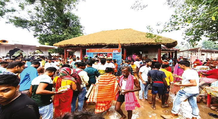 জামালপুরের ঐতিহ্যবাহী বুড়োরাজের মেলায় এবার ভক্ত সমাগম কম, হতাশ ব্যবসায়ীরা