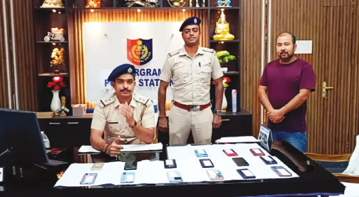 পুলিসের ‘প্রয়াসে’ ৪৬০ জন ফিরে পেলেন মোবাইল