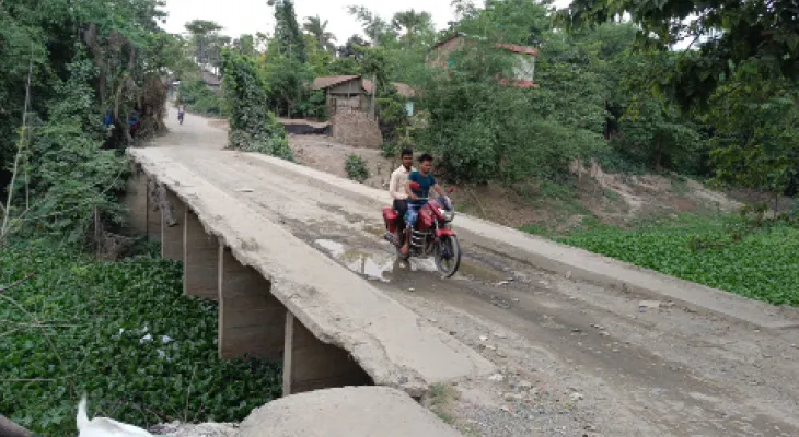সাদলীচকে সেতুর বেহাল দশা, সংস্কারের দাবি