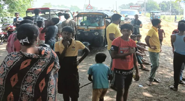 তীব্র গরমে বারবার লোডশেডিং ময়ূরেশ্বরে দু’ঘণ্টা রাস্তা অবরোধ