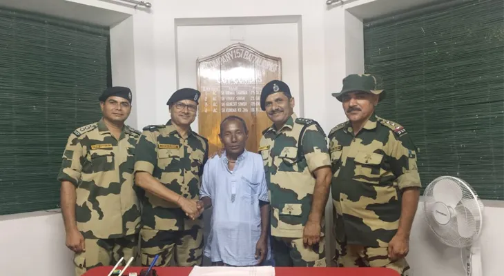 জামিন মিলল বাংলাদেশের আদালতে, একমাস পর অবশেষে বাড়ি ফিরলেন শীতলকুচির উকিল